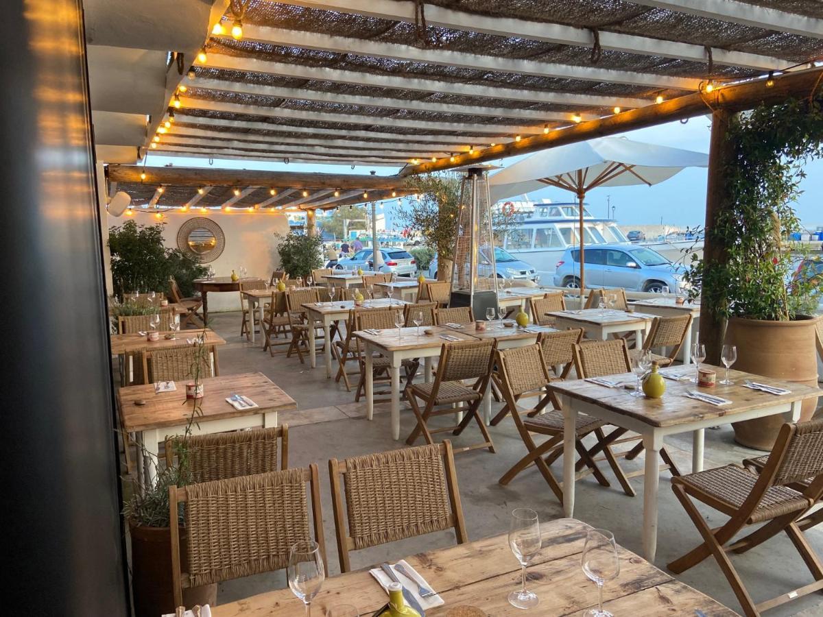 Les Vagues Hotel Saintes-Maries-de-la-Mer Bagian luar foto
