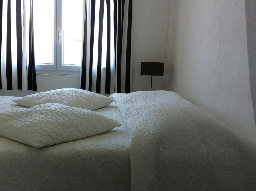 Les Vagues Hotel Saintes-Maries-de-la-Mer Ruang foto